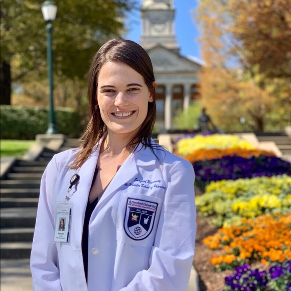 Meet your Posher, Kat - Picture 4 of 5